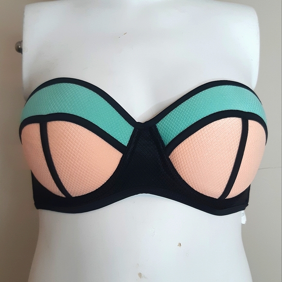 2/15 Bikini Top - Picture 3 of 13